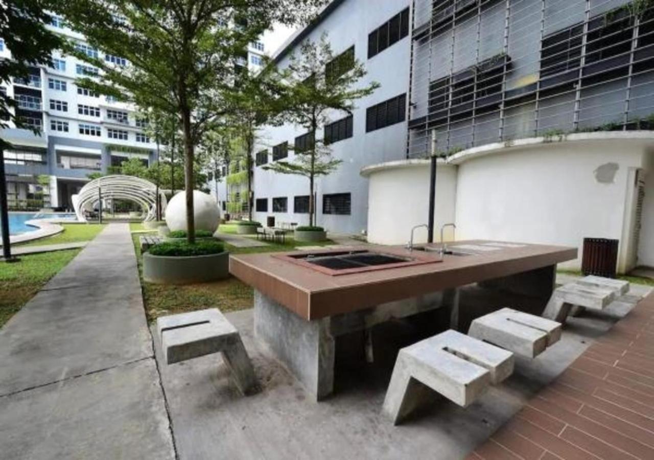 Puchong Skypod Residence, 1-5 Pax Cozy Unit, Walking Distance To Ioi Mall, 10Min Drive To Sunway Екстер'єр фото